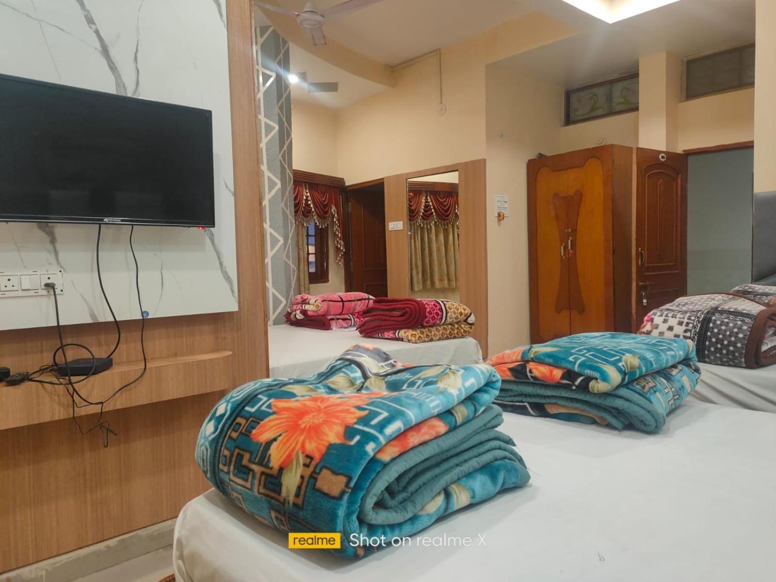 Hotel Pleasure Landmark Ujjain Exterior foto