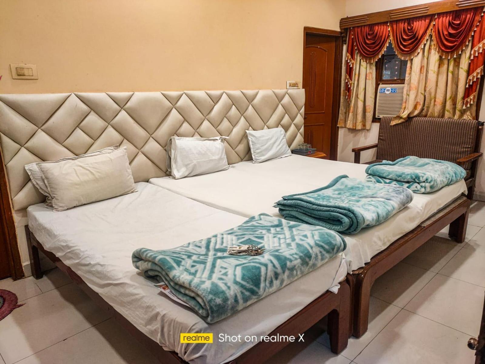 Hotel Pleasure Landmark Ujjain Exterior foto